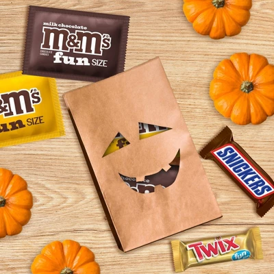 Mars - Snickers, Twix, M&M's, Halloween Chocolate Candy Variety Bag Fun Size - 30.94oz/55ct 7 Mars - Snickers, Twix, M&M's, Halloween Chocolate Candy Variety Bag Fun Size - 30.94oz/55ct - Image 7