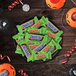Mars Snickers, Twix Halloween Ghoulish Green Chocolate Candy Fun Size Assortment - 20.13oz/35ct 11 Mars Snickers, Twix Halloween Ghoulish Green Chocolate Candy Fun Size Assortment - 20.13oz/35ct -Halloween Costume Store GUEST 3a9d24e4 4177 404c 9074 720dd95d8e03