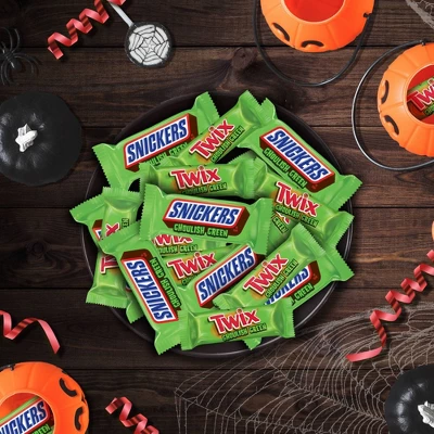 Mars Snickers, Twix Halloween Ghoulish Green Chocolate Candy Fun Size Assortment - 20.13oz/35ct 3 Mars Snickers, Twix Halloween Ghoulish Green Chocolate Candy Fun Size Assortment - 20.13oz/35ct - Image 3