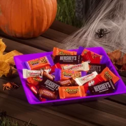 HERSHEY'S Chocolate Assorted Halloween Candy Miniatures - 19.62oz/60pc -Halloween Costume Store GUEST 43eec4e4 0fa0 4c28 b9ec 68259bc44375