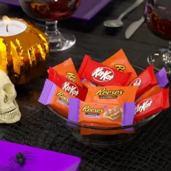 Reese's Kit Kat Assorted Halloween Candy Snack Size - 19.92oz/35pc -Halloween Costume Store GUEST 48edf112 90b9 447b 870b 7185bf7d5f2b