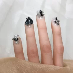 Vynxaria Black Stylish Press-On Nails For A Perfect Finish Size M