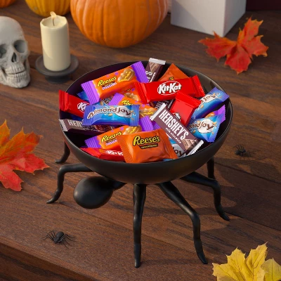 HERSHEY'S Chocolate Assorted Halloween Candy Snack Size - 21.8oz/40pc 2 HERSHEY'S Chocolate Assorted Halloween Candy Snack Size - 21.8oz/40pc - Image 2