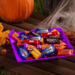 HERSHEY'S Chocolate Assorted Halloween Candy Miniatures - 23.05oz/55pc -Halloween Costume Store GUEST b9a78df6 7935 4682 b538 fc31f23ece14