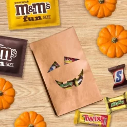 Mars - M&M's, Snickers, Twix & Milky Way Chocolate Halloween Candy Variety Pack Bulk Bag - 46.19oz/120ct -Halloween Costume Store GUEST c567dacc eb6e 4a9e 8a49 9f43c5babe9f