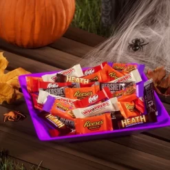 HERSHEY'S Chocolate Assorted Halloween Candy Miniatures - 35.93oz/110pc -Halloween Costume Store GUEST d7a95bd2 f3b7 4589 99a3 18f5f595a4f8