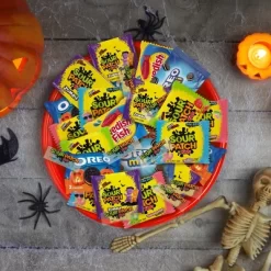 SOUR PATCH KIDS & Sour Patch Watermelon Halloween Candy Variety Pack Treat Size - 22oz/40ct -Halloween Costume Store GUEST f29220b5 34bb 4d29 833e 5fabdb3ff114