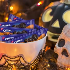 Oreo Halloween Green And Orange Creme Chocolate Sandwich Cookies King Size - 2.04oz -Halloween Costume Store GUEST f7e5765f 69f0 4874 94a2 9dbf7268effb